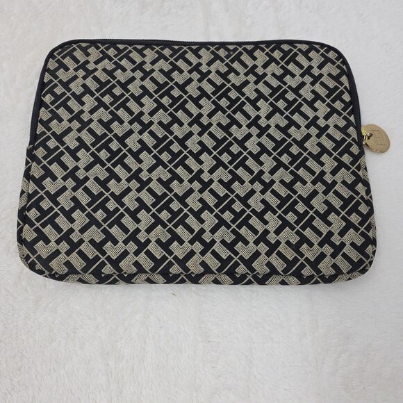 Tommy Hilfiger Broadmoor Sleeve iPad/Laptop Case - Picture 1 of 6